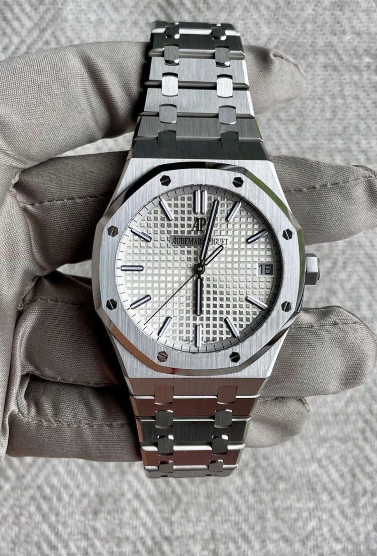 Royal Oak — Silver Dial / Full Steel